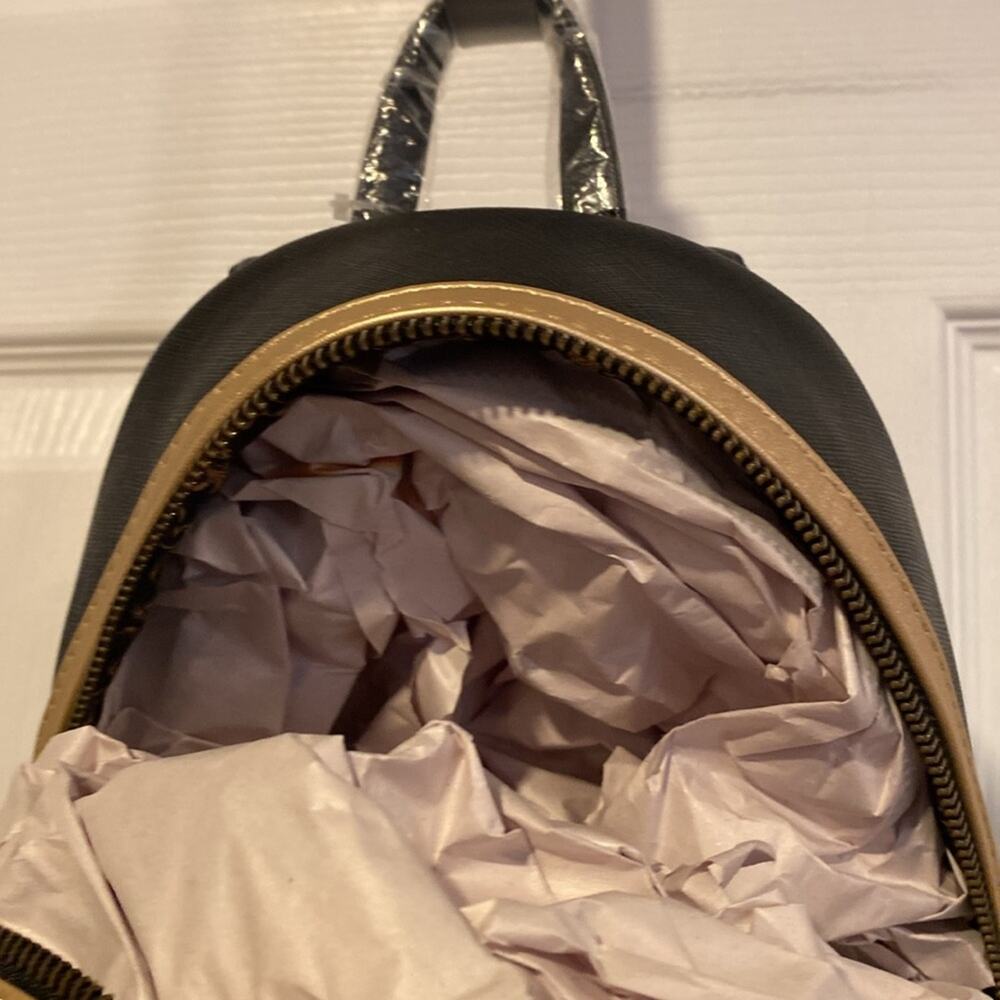 BNWT LOUNGEFLY Game of Thrones Queen Cersei Limited Editon Backpack - Picture 5 of 7